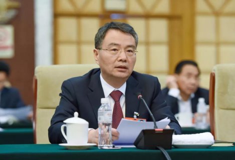 關(guān)注油耗子、公路三亂、從業(yè)資格證!徐冠巨代表講